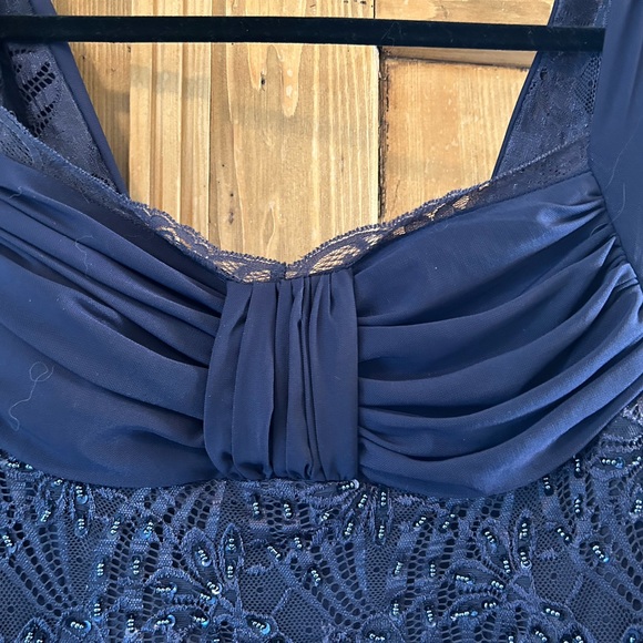 Le Chateau gorgeous navy blue with beads and scallop detail. Size S - Picture 2 of 5
